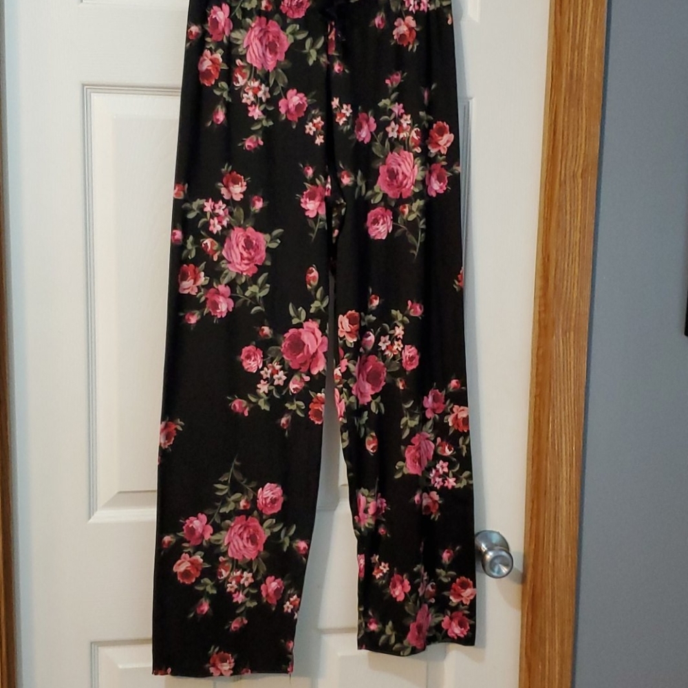 BEAUTIFUL KNIT PANTS